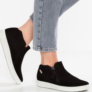 ecco bootie sneakers